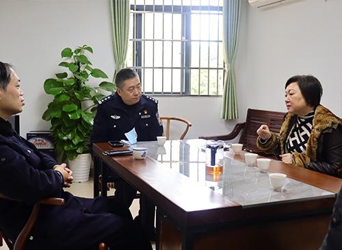 增强党建共建，，，，，，，亲近警企关系